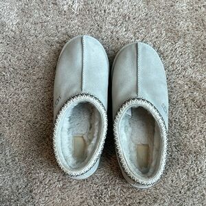 UGG House slippers size 8